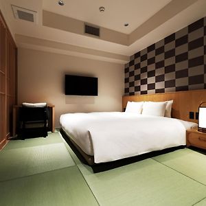 Camera in stile giapponese con letto king size